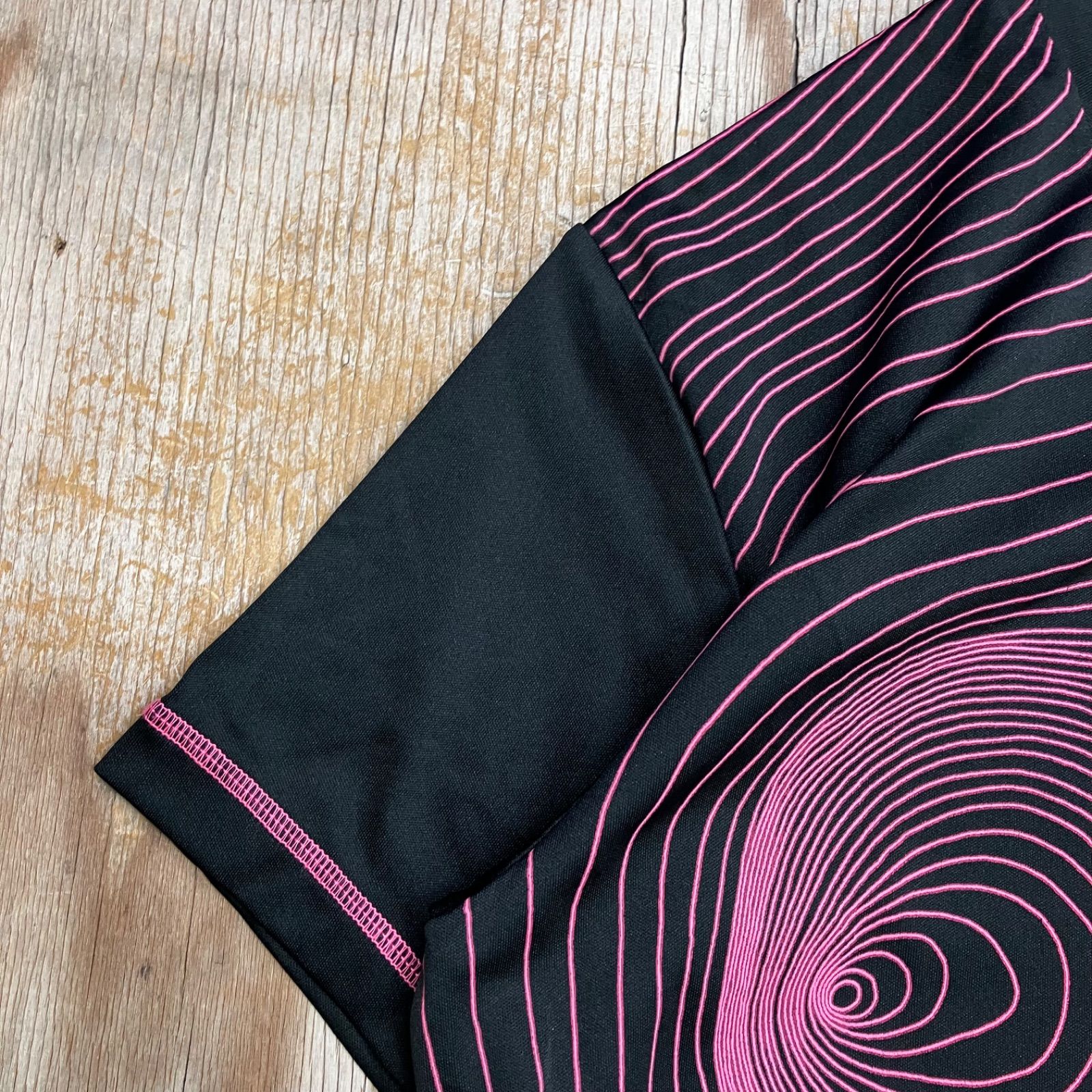 FOTUS フェトウス ボディパターン Tシャツ ブラック ネオン