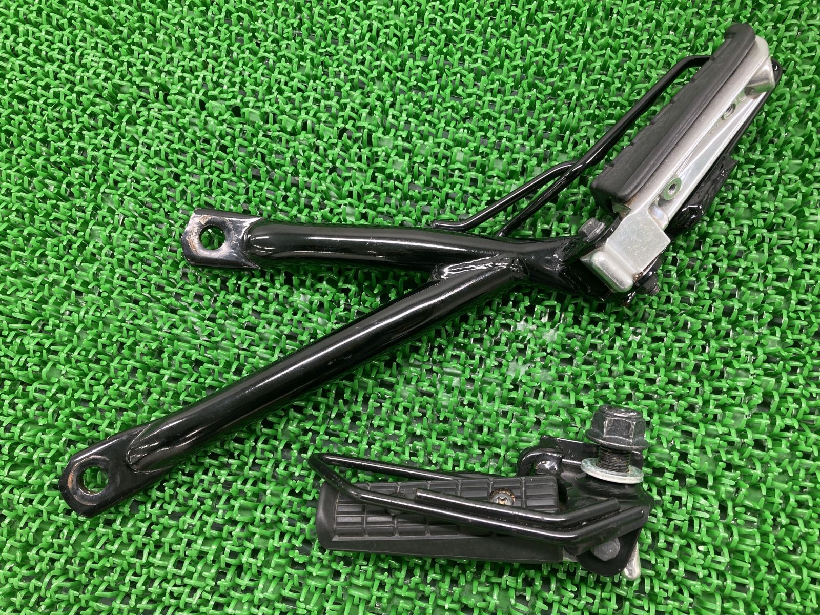 SR400 タンデムステップ 左右 RH03J-007*** ヤマハ 純正 中古 SR400 タンデムステップ 左右 RH03J-007*** ヤマハ 純正 中古