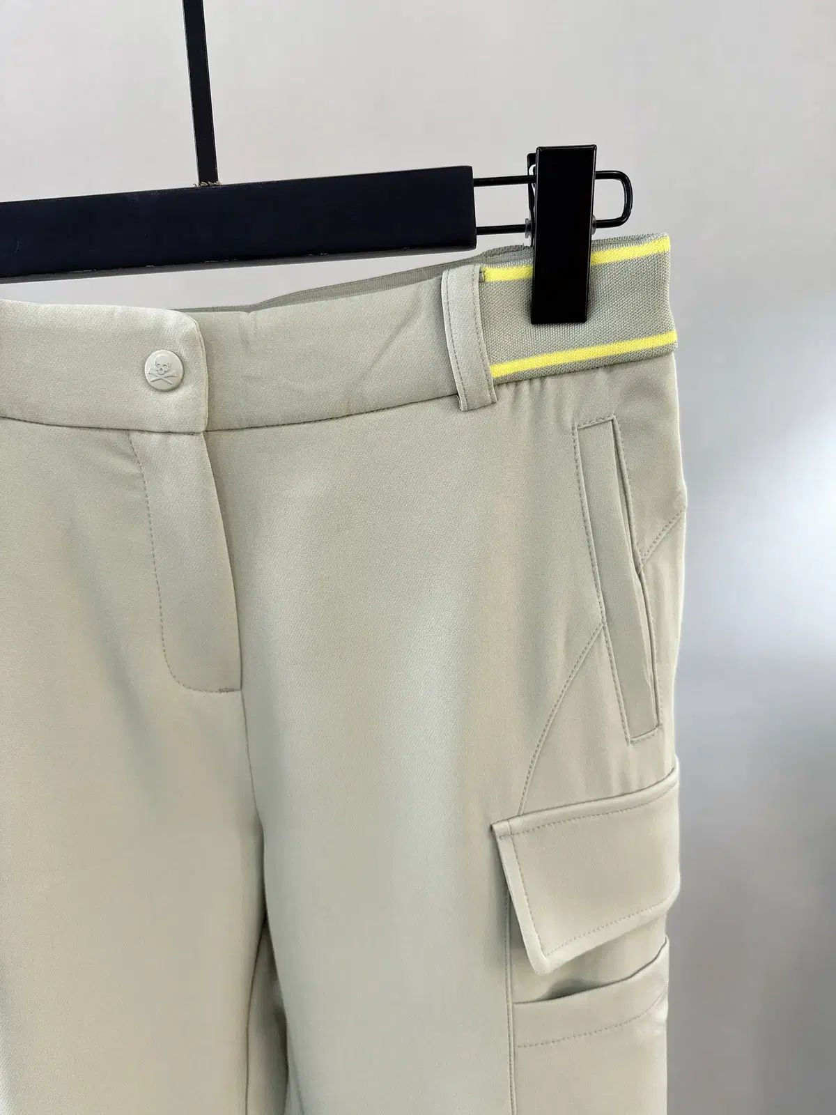 新品ジーフォアG/FOREゴルフレディースダウンズボン　パンツ　1点のみ レディースゴルフウェア G/FORE(ジーフォア) パンツ - メルカリ