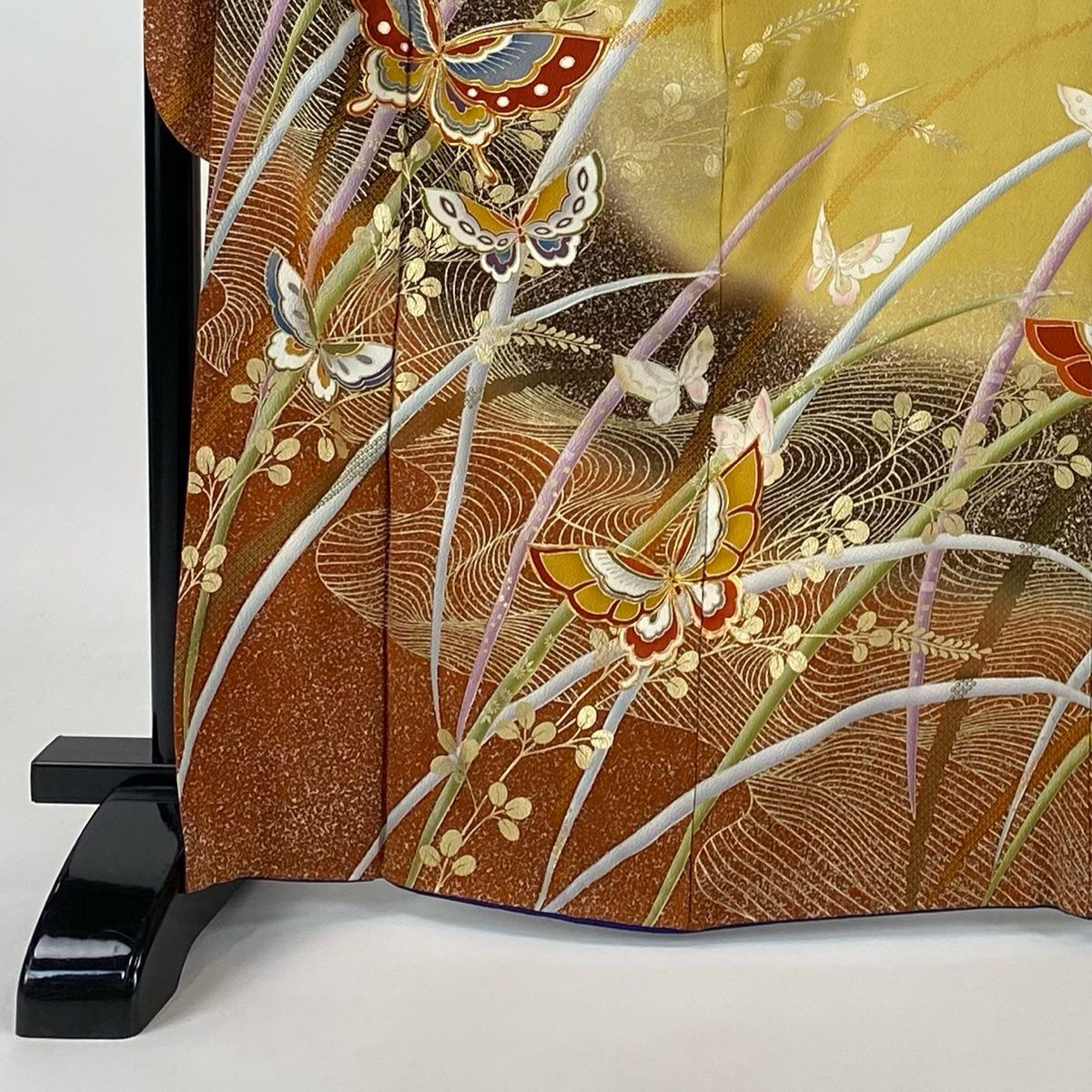 振袖フルセット 身丈165.5裄63 菊 蝶文様 金彩 Sサイズ 逸品 名品 振袖フルセット 身丈165.5裄63 菊 蝶文様 金彩 Sサイズ 逸品