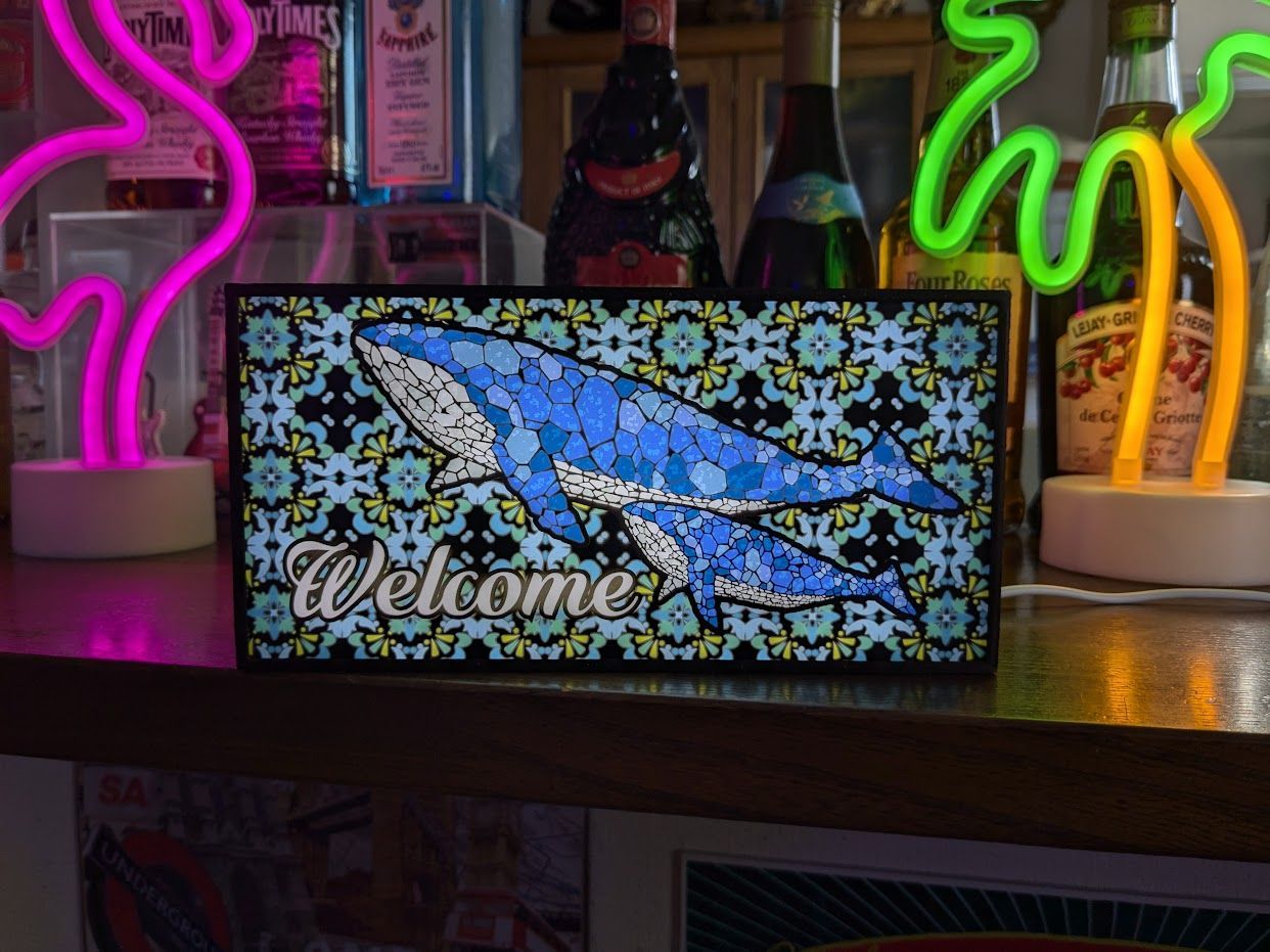 Welcome ようこそ くじら クジラ 鯨 壁掛け看板 雑貨 ライトBOX ウェルカム ようこそ くじら クジラ 鯨 ステンドグラス風 店舗 自宅