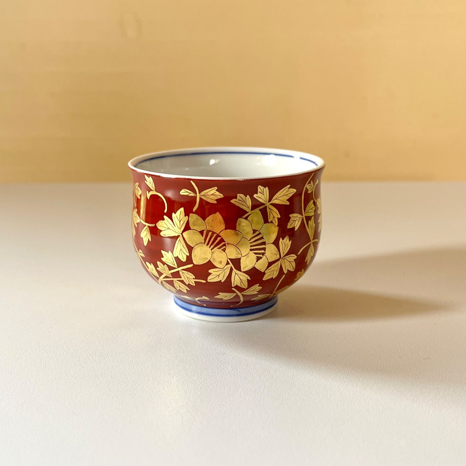 九谷焼 ぐい呑 金襴手唐草 朱 人間国宝 吉田美統 作 ︎アーカイブ品 ︎