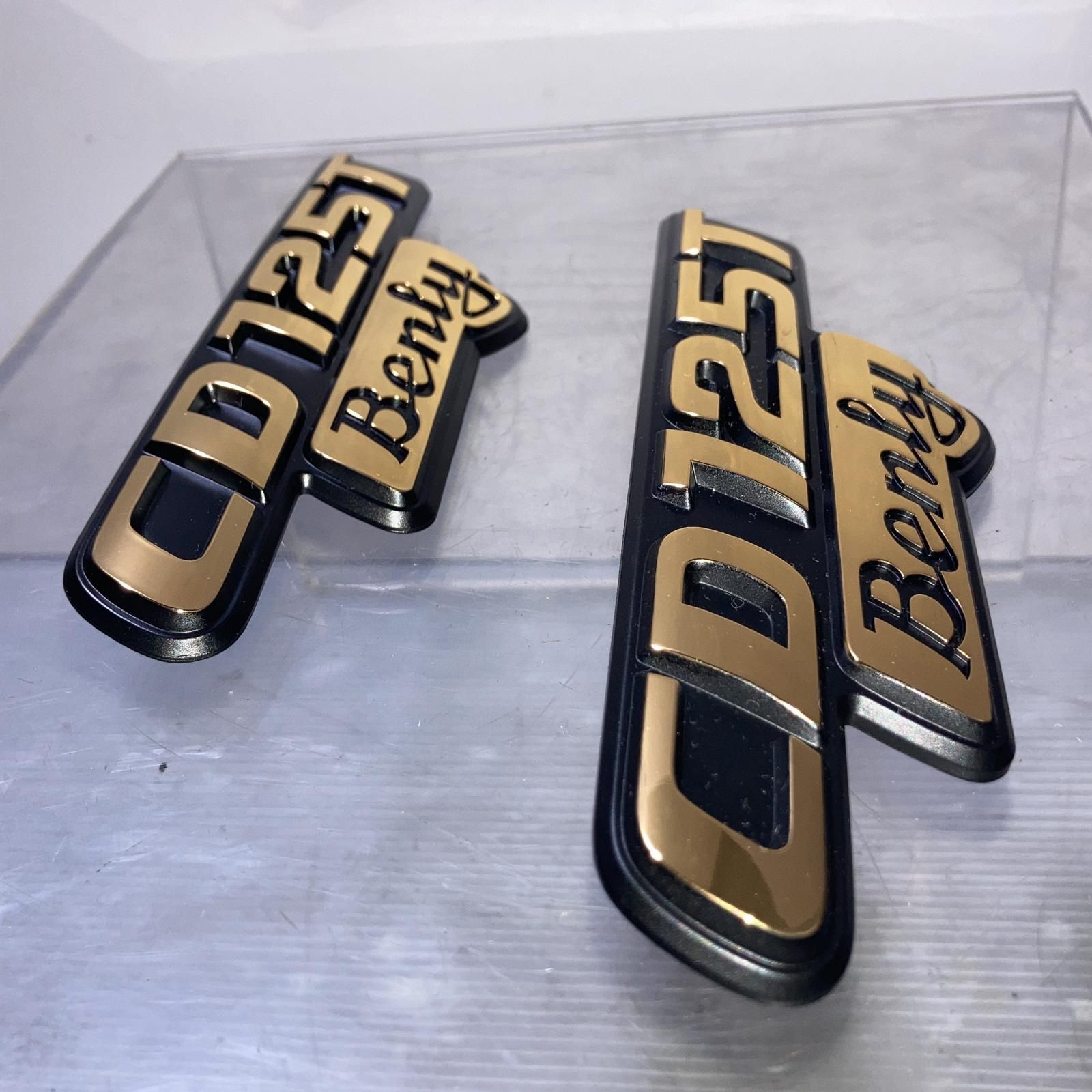 HONDA CD125 ベンリー純正サイドカバーエンブレム左右未使用品CD125T