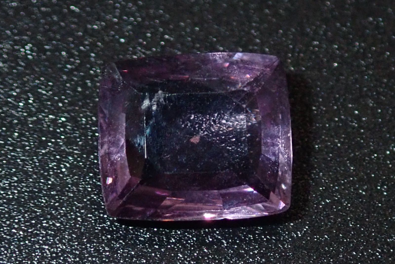 天然パープルスピネル1.754ct 約12×7mm ソーティング付き！