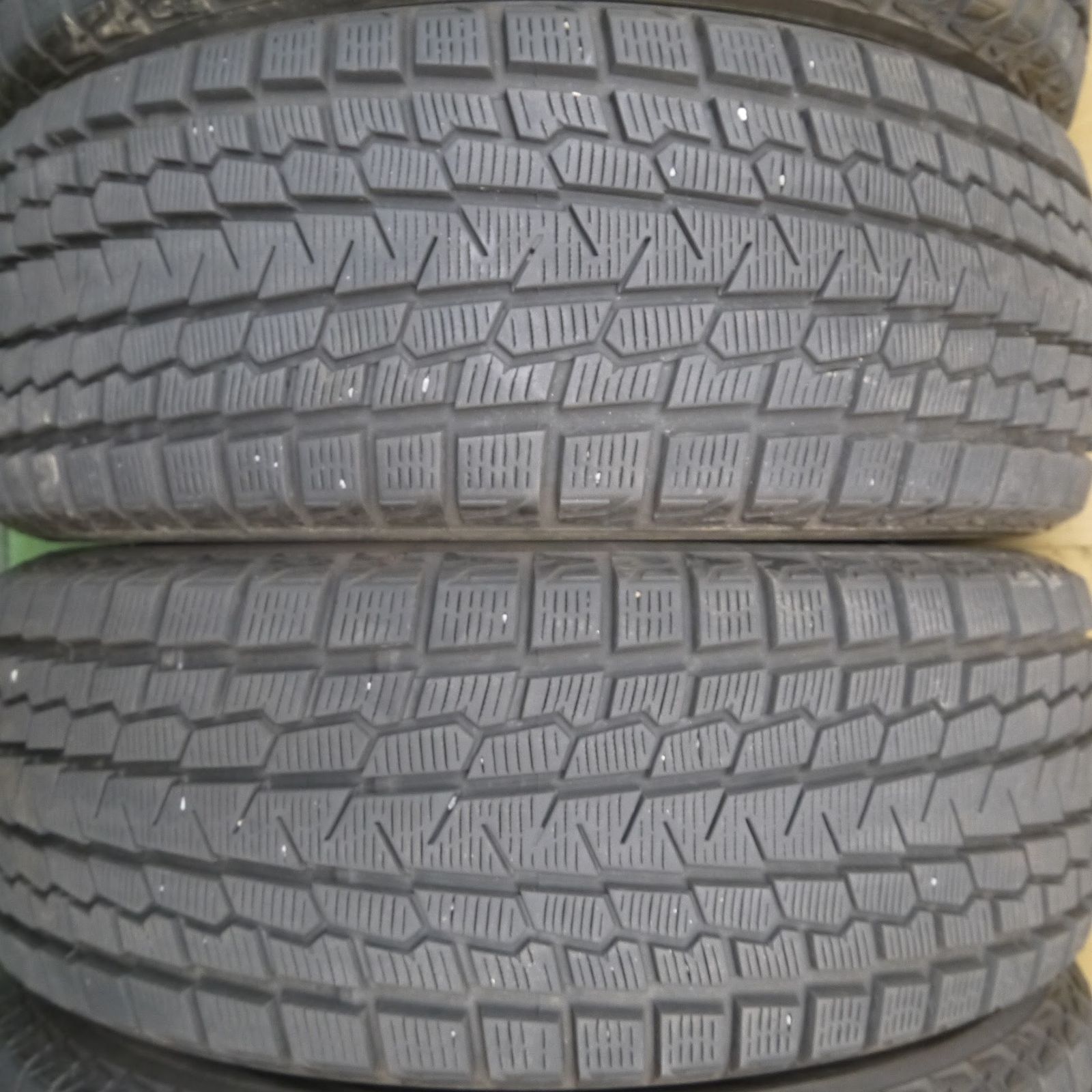 送料無料]バリ溝！19年！9.5分☆スタッドレス 235/55R19 ヨコハマ