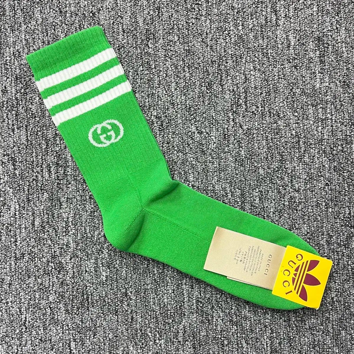新品未使用 GUCCI×アディダス ハイソックス 靴下 Mサイズ GUCCI 未使用 グッチ アディダス adidas コラボ ソックス 24