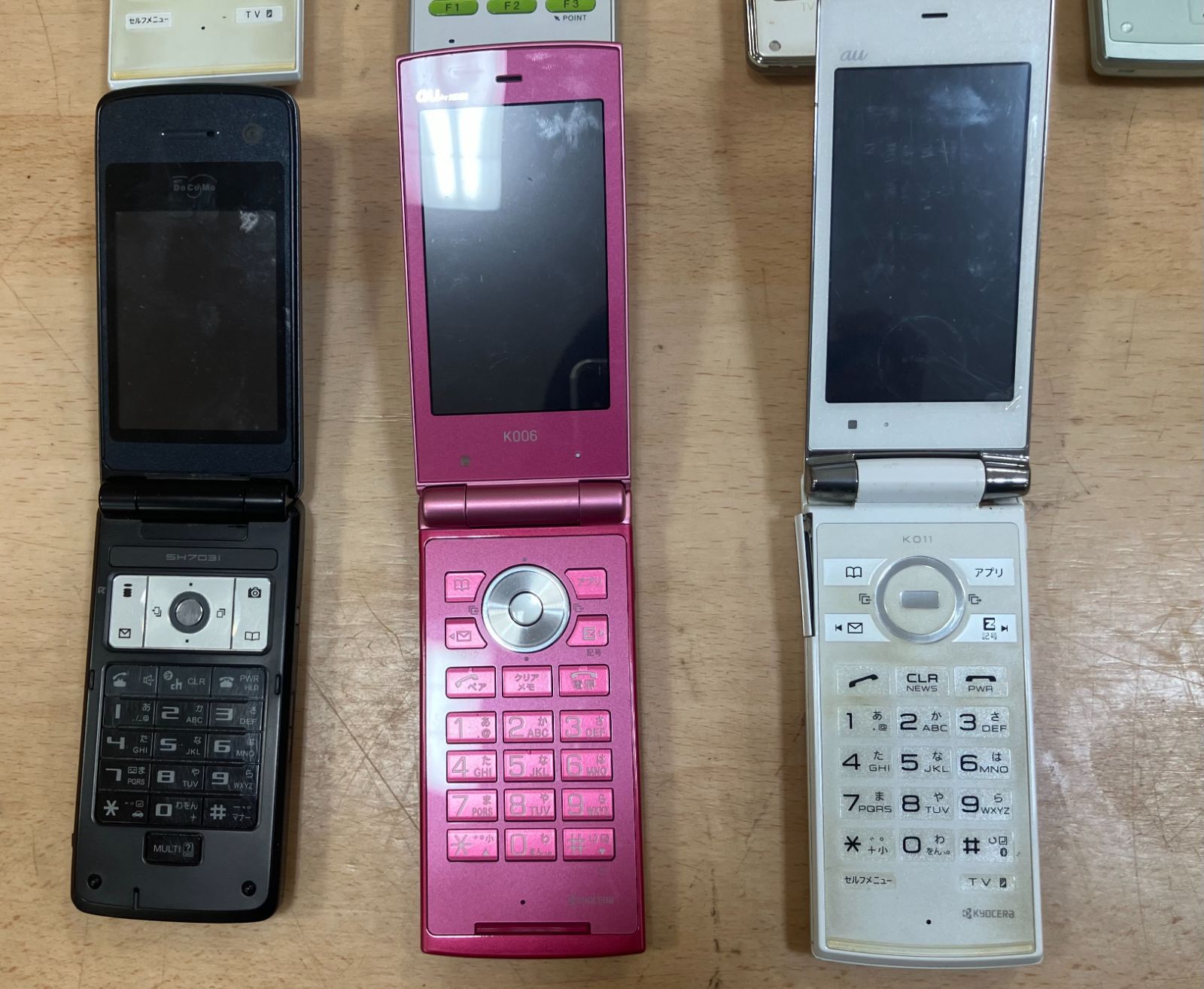 携帯電話ガラケー　SONY IPONE ⚠️ジャンク品です⚠️合計　24個 携帯電話ガラケー SONY IPONE ⚠️ジャンク品です⚠️合計 24個 28120