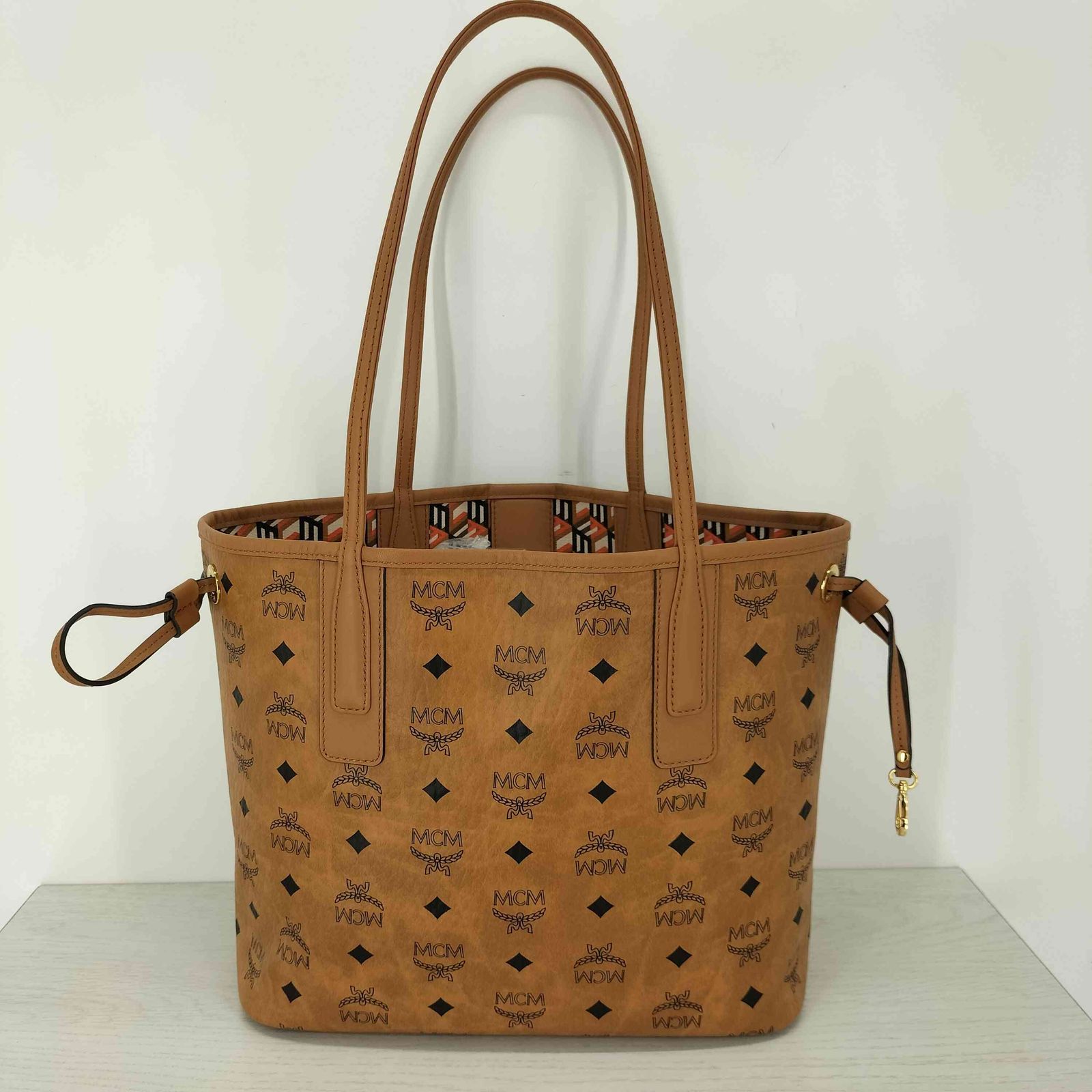 Medium Reversible Liz Shopper in Visetos Cognac | MCM ®US