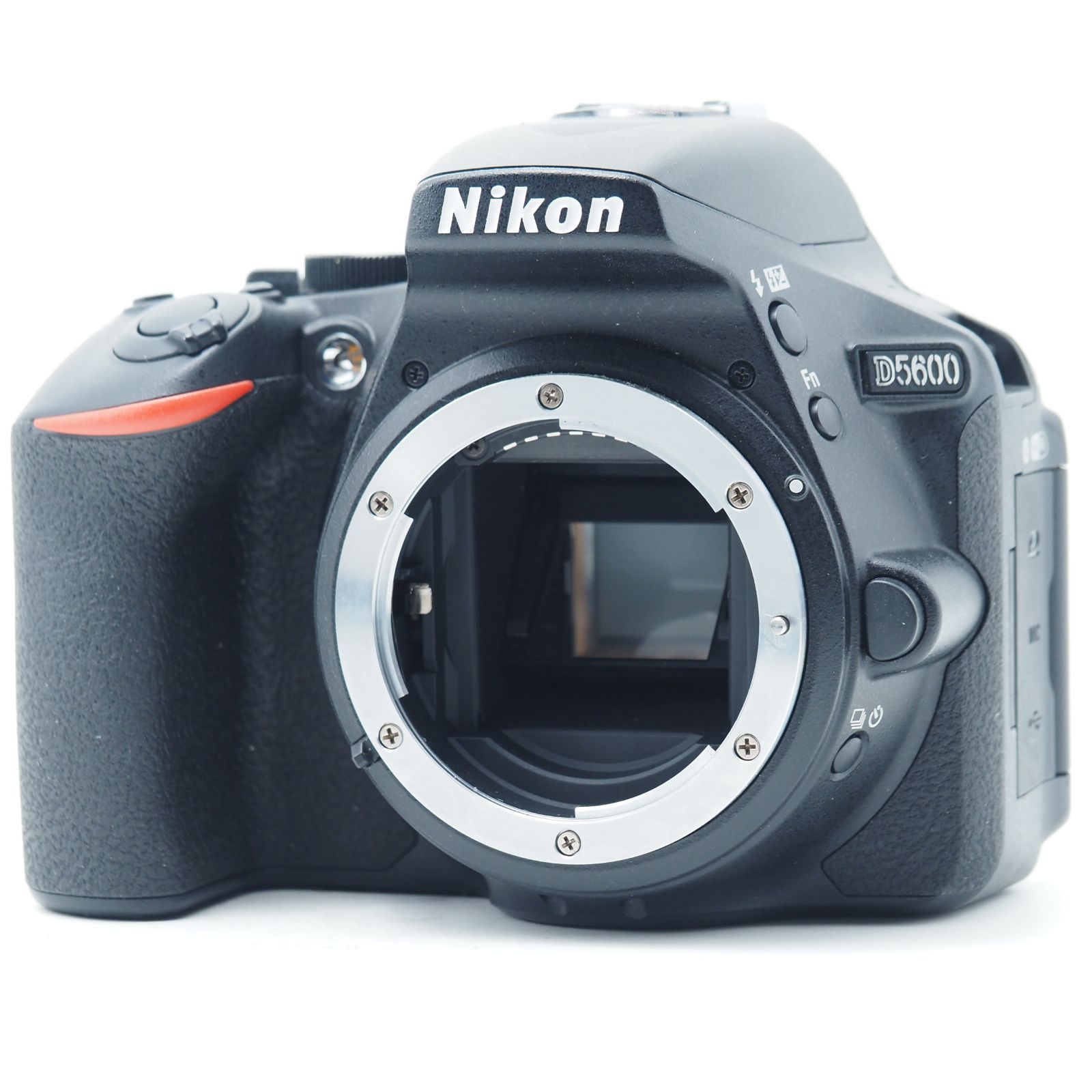 100316☆極上品☆Nikon デジタル一眼レフカメラ D5600 ボディー 