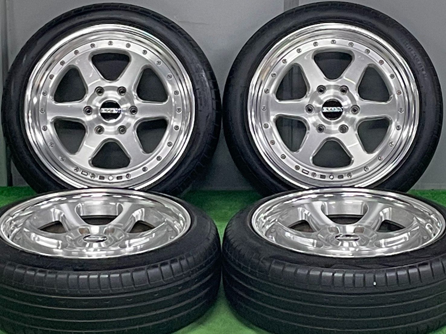 バリ溝 ESSEX エセックス EL-19in 8.5J 38 PCD139.7 アクセレラ PHI-R 225 45R19 ハイエース レジアスエース キャラバン