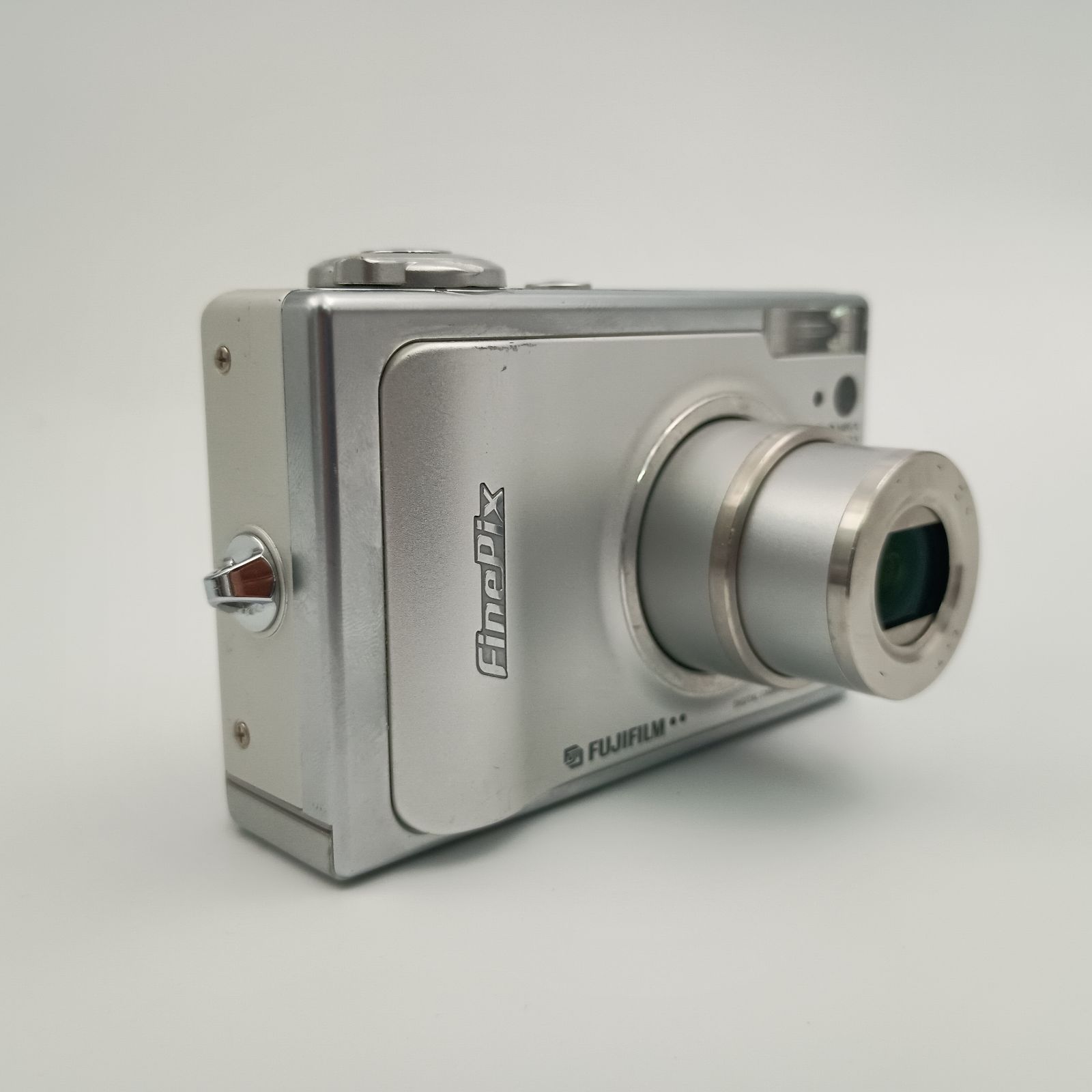 FUJIFILM FinePix F10 コンパクトデジカメ フジフイルム FinePix F10｜コンパクトデジタルカメラ｜カメラの