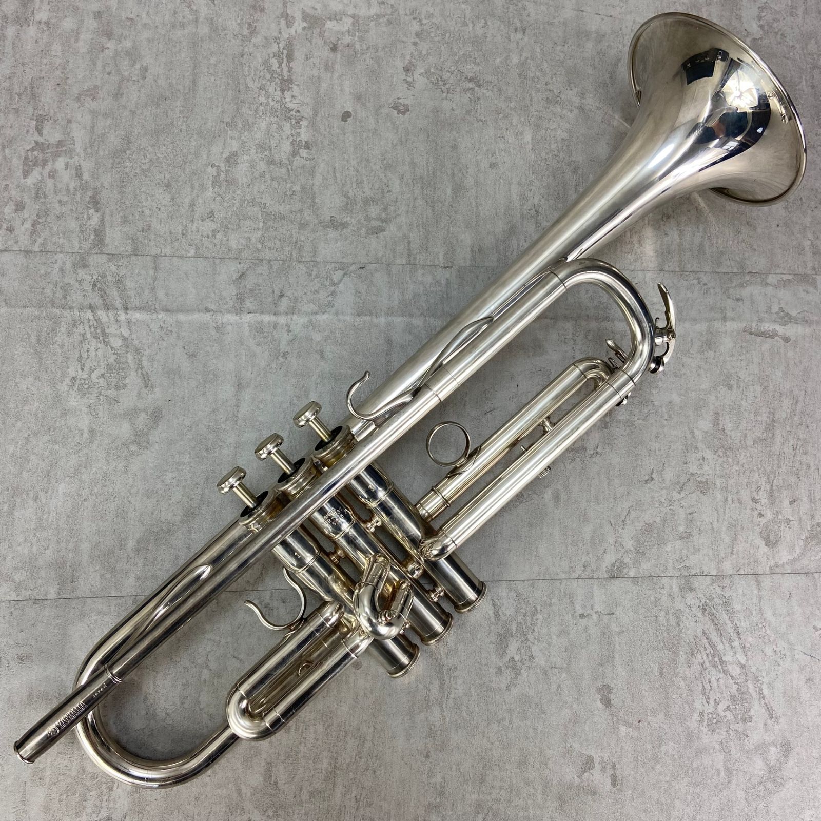 YAMAHA ヤマハ トランペット YTR-737 trumpet 管楽器 イエローブラス ML シルバー 銀メッキ マウスピース 純正ケース -  メルカリ