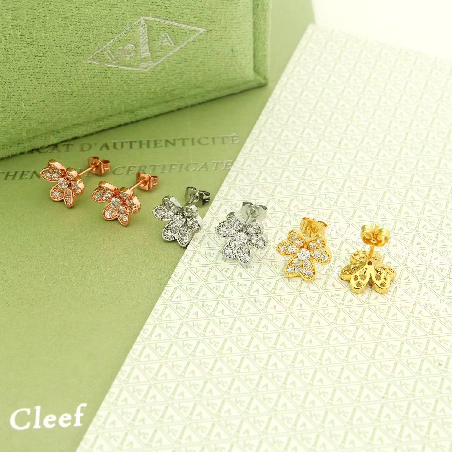 Van Cleef - Arpels ヴァン クリーフ＆アーペル VCA クローバー フル ダイヤモンド イヤリング｜ ｜