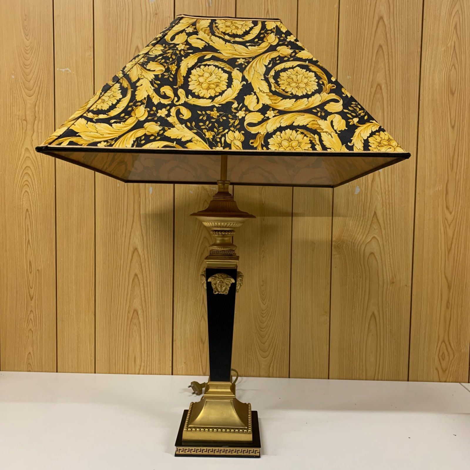 VERSACE ヴェルサーチ アンティーク ライト メデューサ - メルカリ