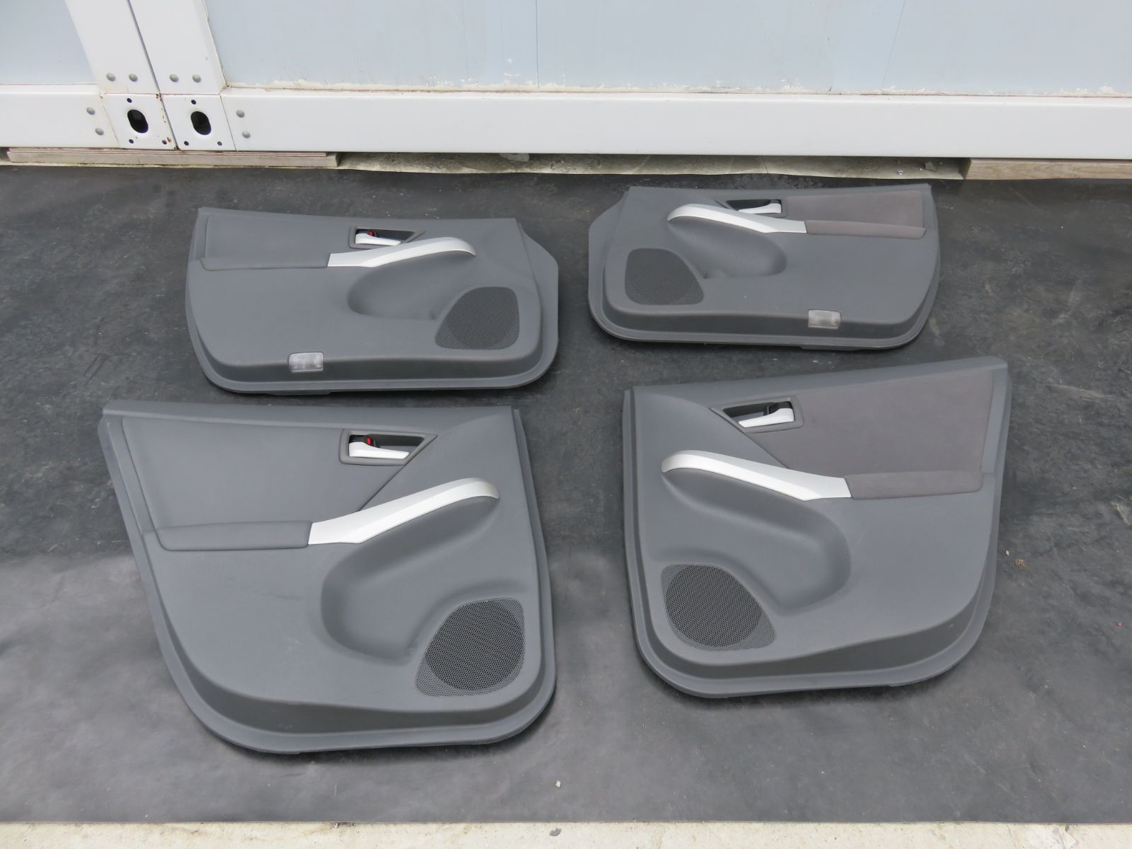 SFC2543 プリウス30系 ZVW30 ZVW35 前期 純正 フロント リア ドアトリム 内張り パワーウインドウスイッチ 左右 前後 ４枚セット 左側 右側 リア 後