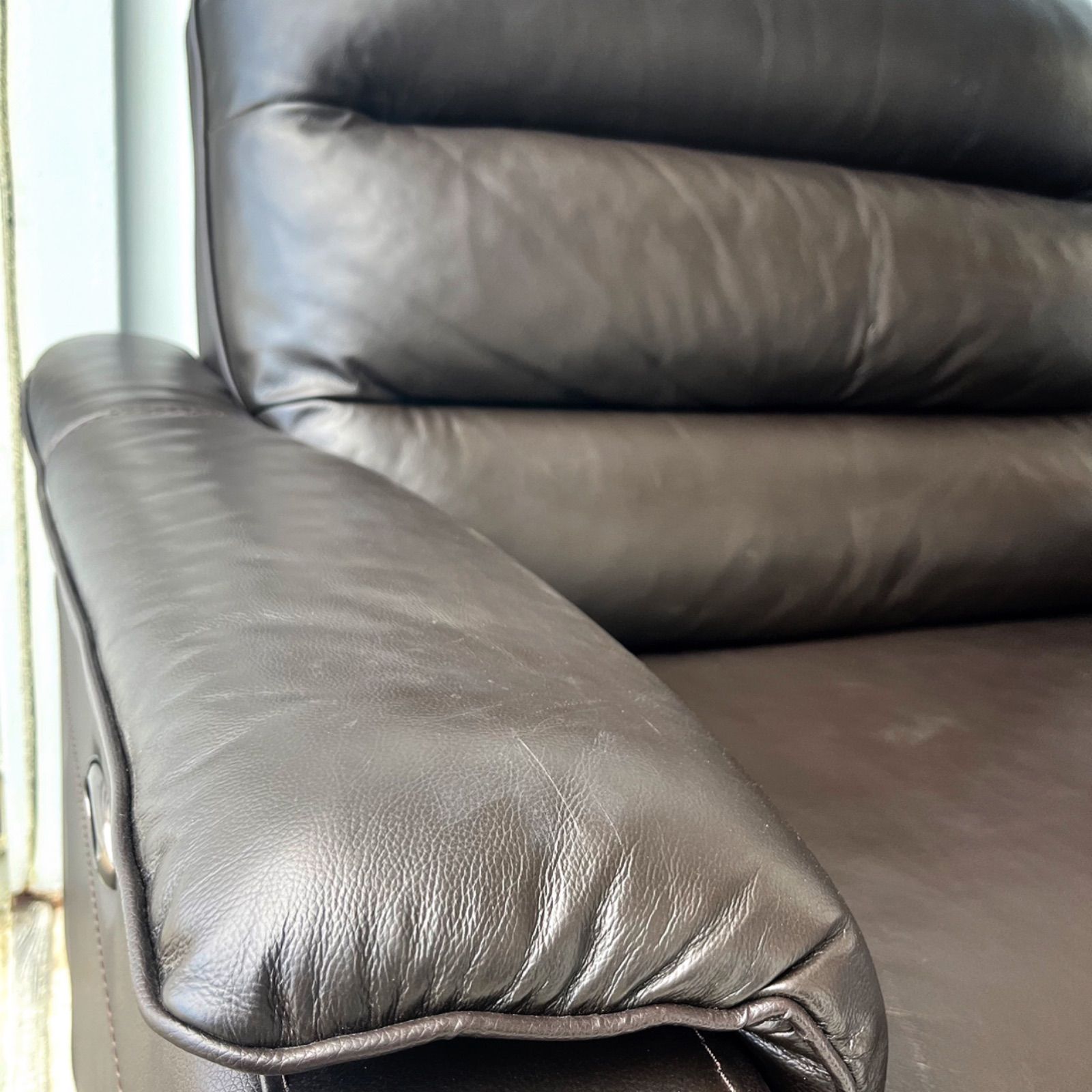 取付無料！ニトリ クローナ 本革ダークブラウン電動リクライニング