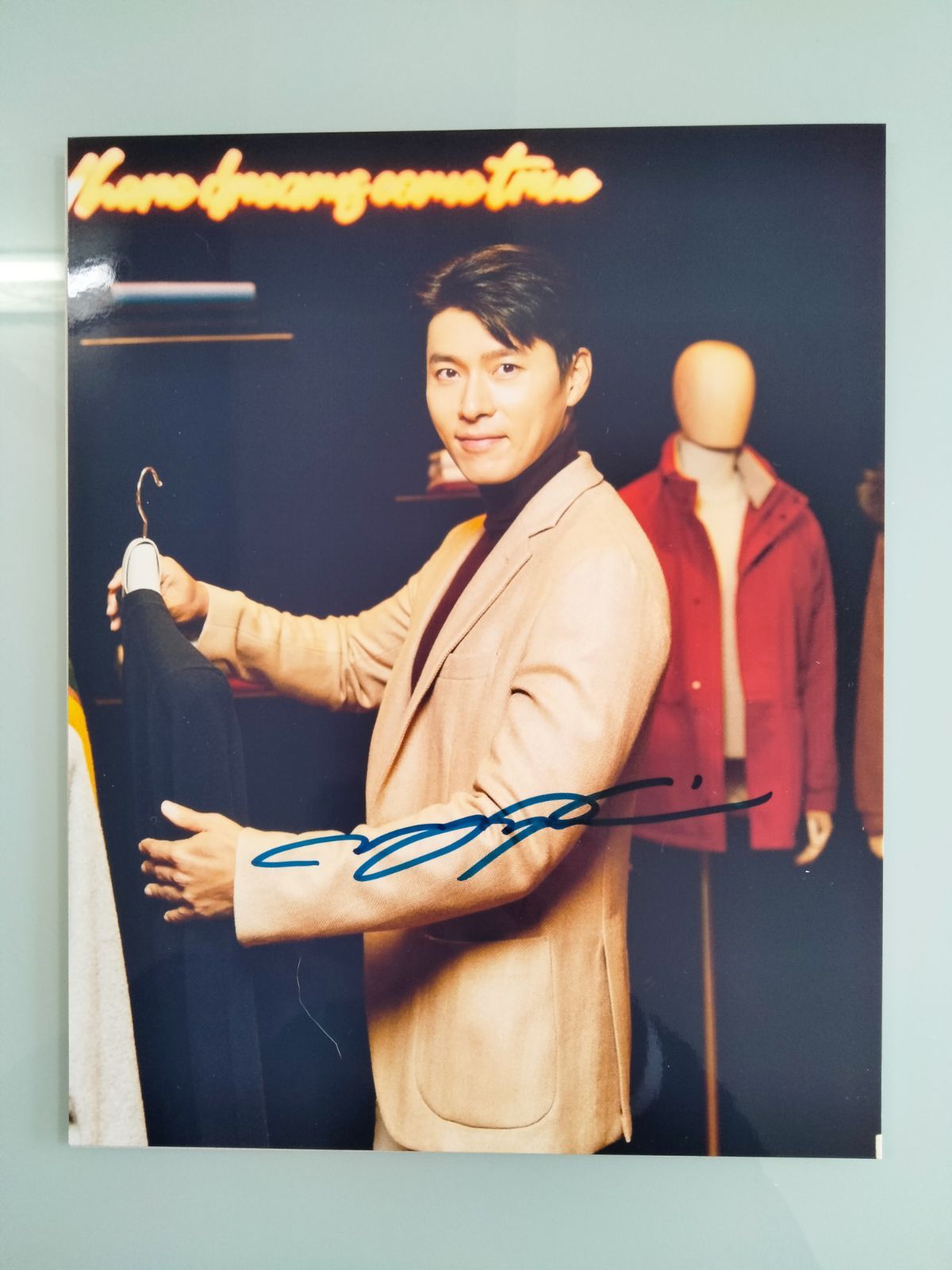 ヒョンビン直筆サイン入り超 大型写真…Hyun Bin愛の不時着… ヒョンビン直筆サイン入り超 大型写真…愛の不時着…Hyun Bin