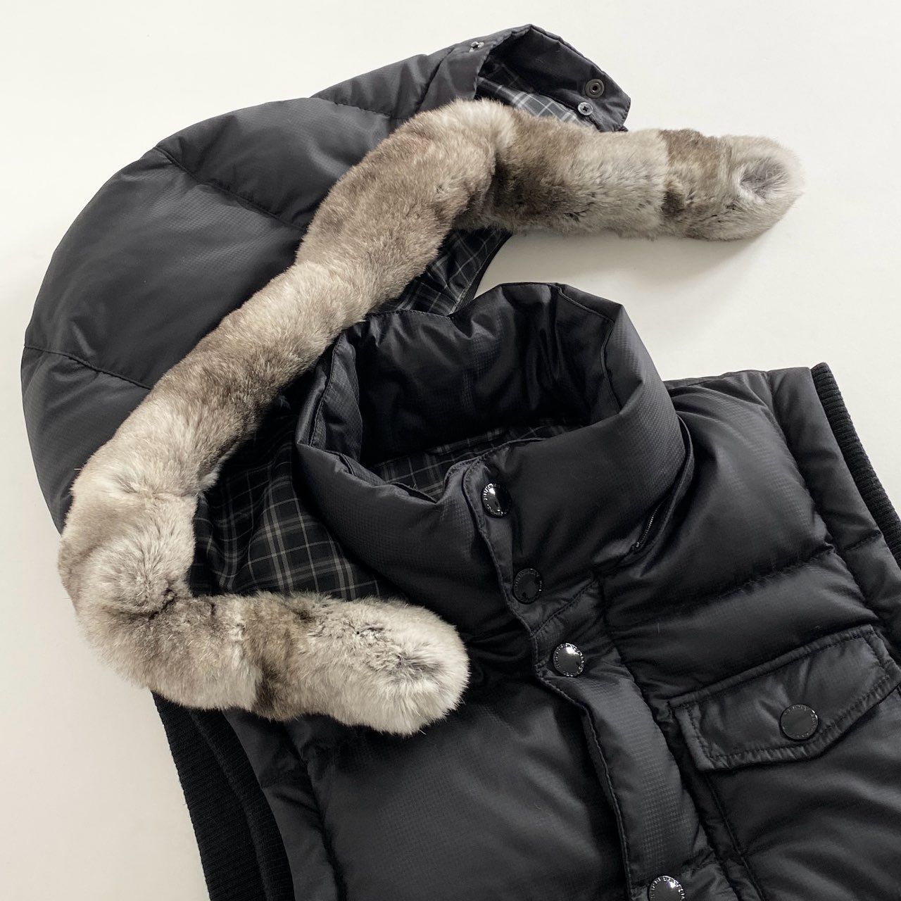 BURBERRY BLUCK LABEL ファー付　ダウンベスト BURBERRY BLUCK LABEL ファー付 ダウンベスト