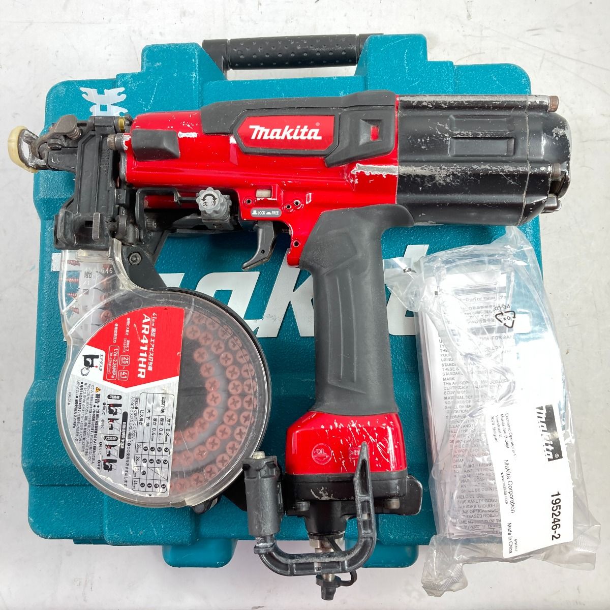 ＊＊MAKITA マキタ 25~41mm 高圧エアビス打ち機 ケース付 AR411HR レッド