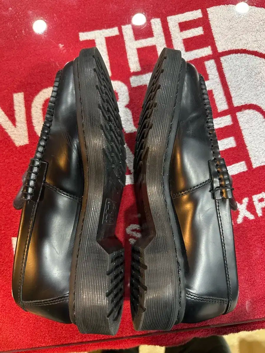 ほっこりする DR. MARTENS ドクターマーチン フェントン ローファー 250 シンプルコーデ