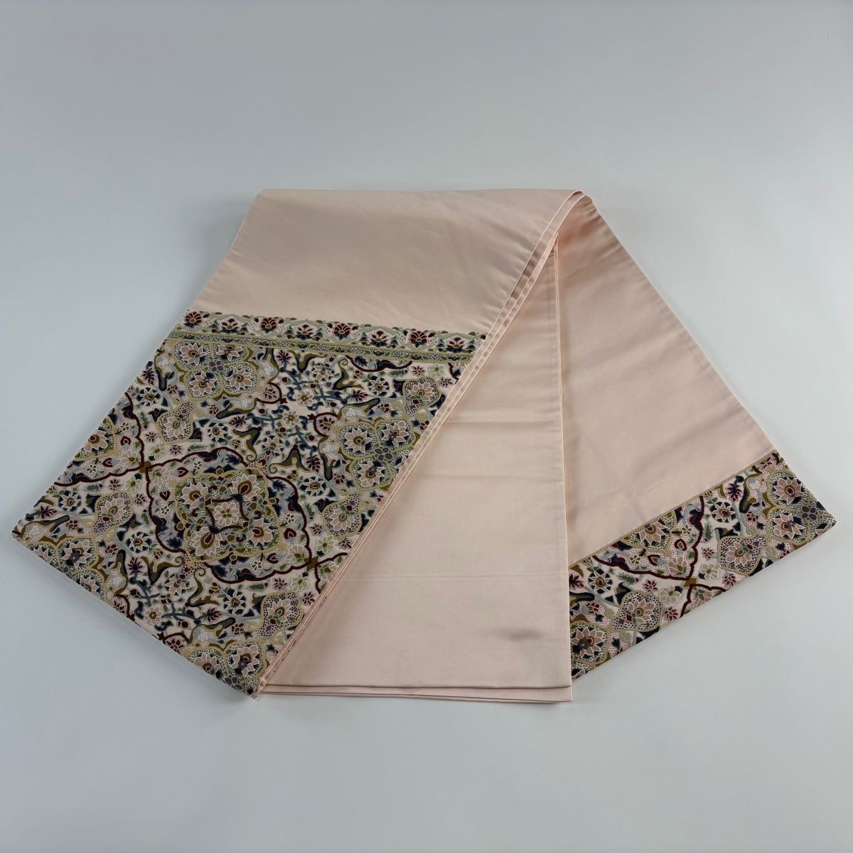 袋帯 美品 逸品 華文 草花 相良刺繍 汕頭刺繍 金色 六通 正絹