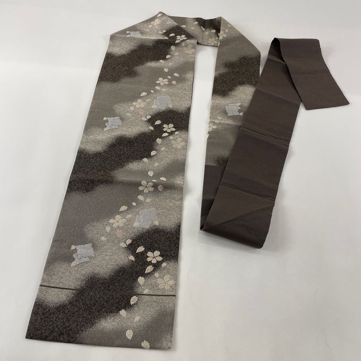 最高 名古屋帯 美品 名品 桜 幾何学模様 銀糸 焦茶色 正絹 【中古