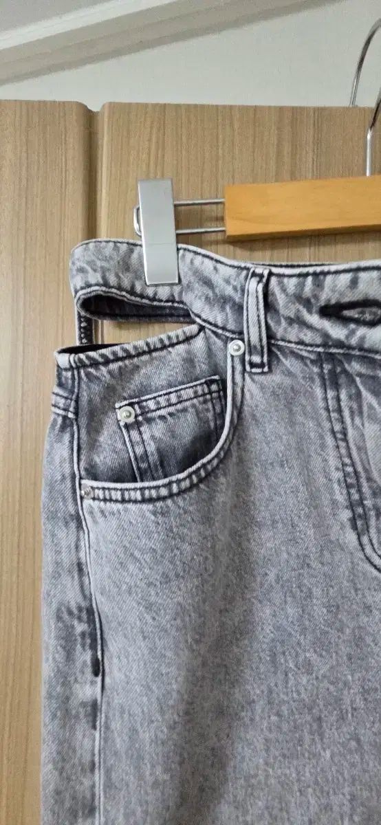 IRO グレー ウォッシュ デニム スカート スリット