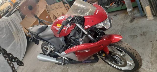 HONDA レッドタンク 傷あり　錆びあり　CBR250R MC41 純正 ホンダ CBR250R MC41 サイドカウル右 H344-26 - メルカリ