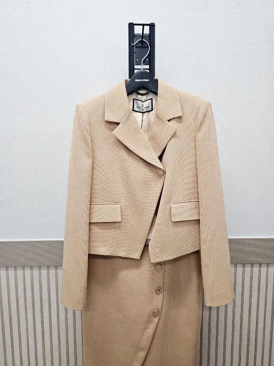 MOJO.S.PHINE モジョエスピン ワンボタン クロップドジャケット スリーピース セットアップ