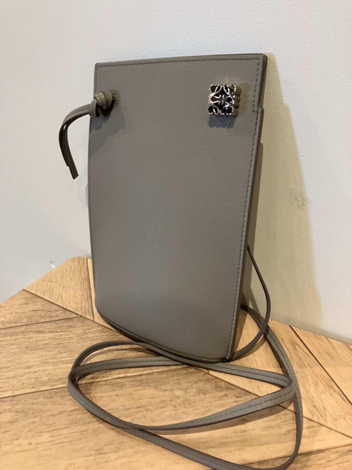 販売売品 LOEWE ロエベ ダイスポケット パールグレー ショルダー