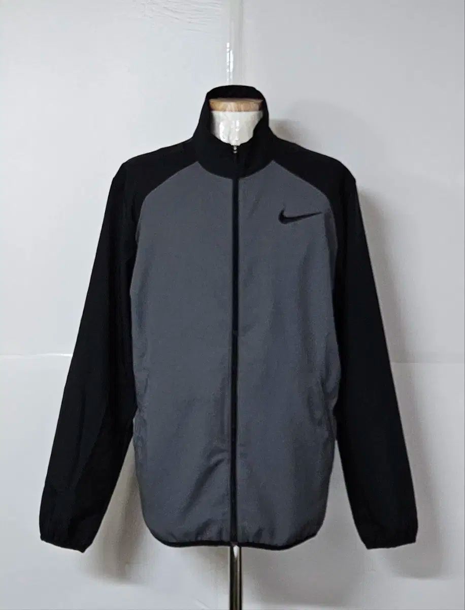 セレッソ大阪 2023PUMA公式用ウーブンジャケット 【公式通販