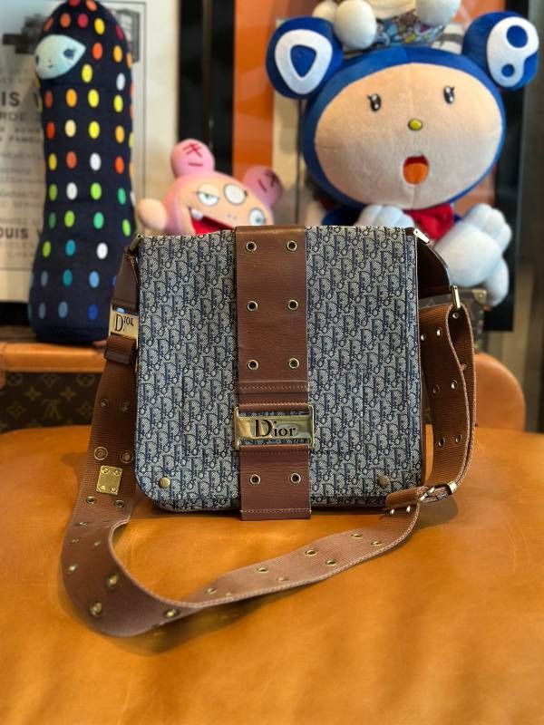 CHRISTIAN DIOR クリスチャンディオール ストリートシックショルダーバッグ LVU25010890