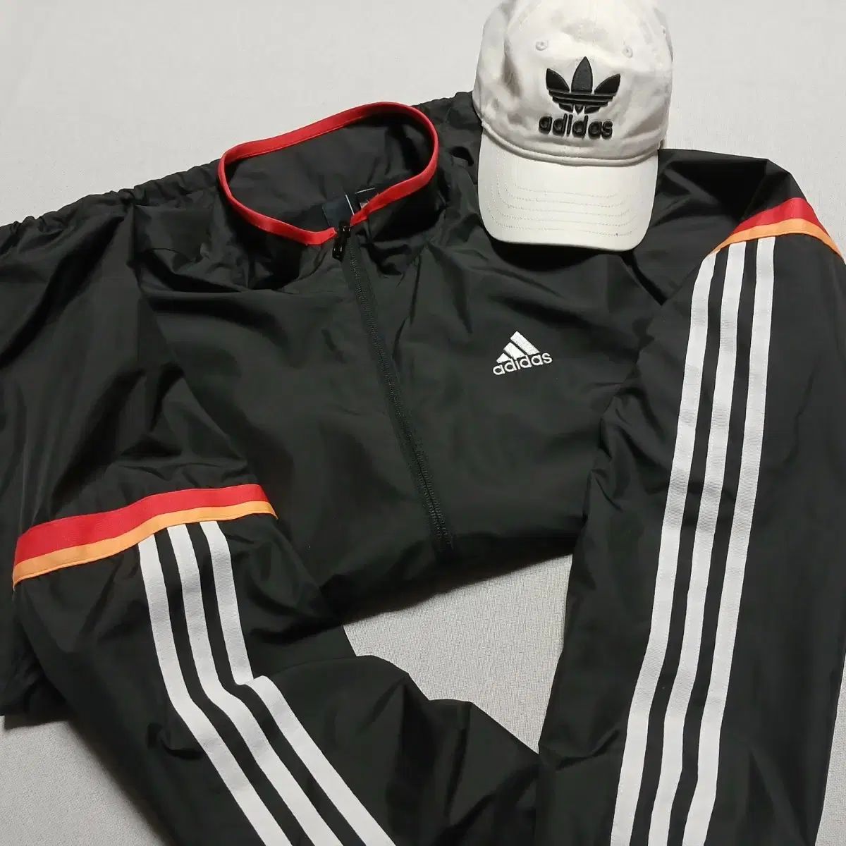 adidas(アディダス) Adidas ESSENTIALS(エッセンシャルズ) ウインドブレーカー ジャケット