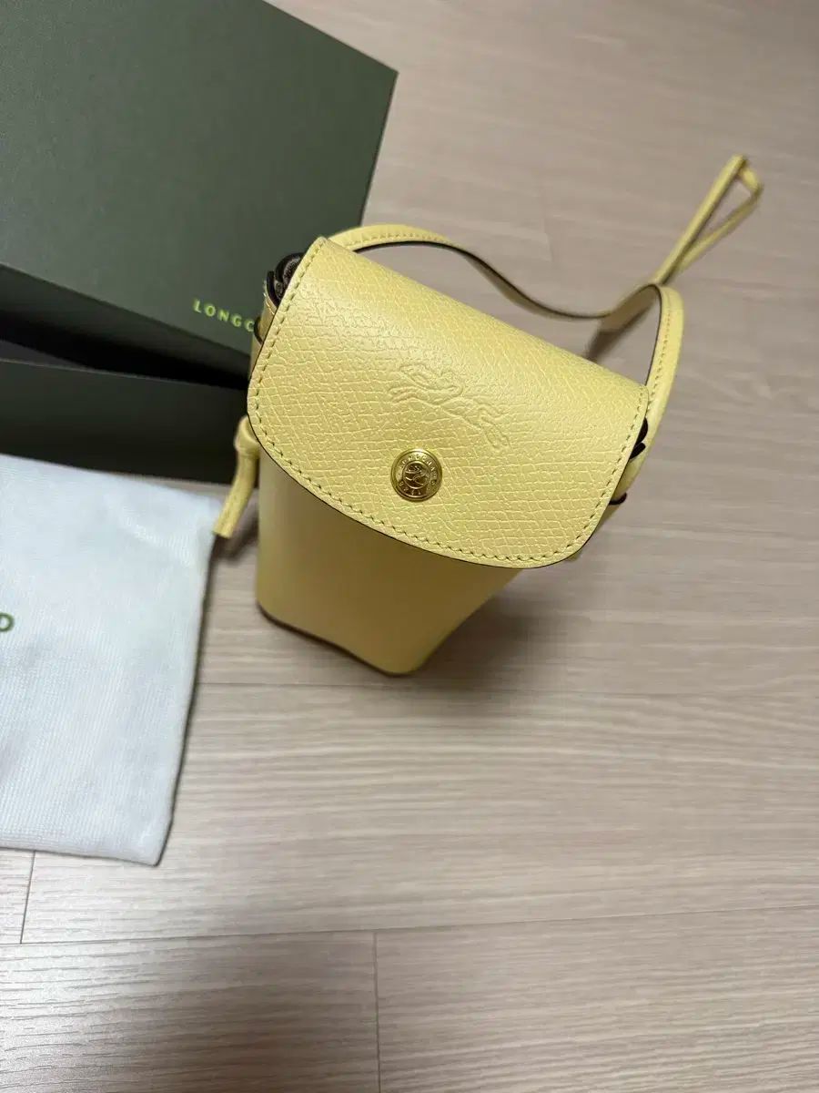 ロンシャン 携帯 ホルダー ショルダーバッグ 黄色 フルセット DECORATOM_COM_BR