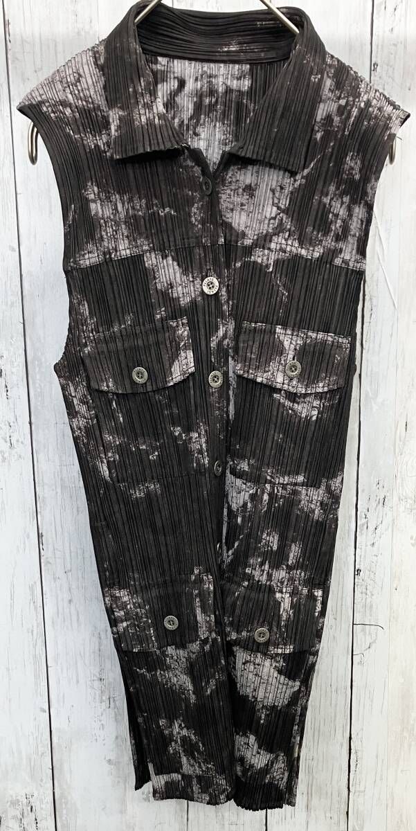 PLEATS PLEASE プリーツプリーズ ベスト ノースリーブ PLEATS PLEASE(プリーツプリーズ) プリーツノースリーブ グレー