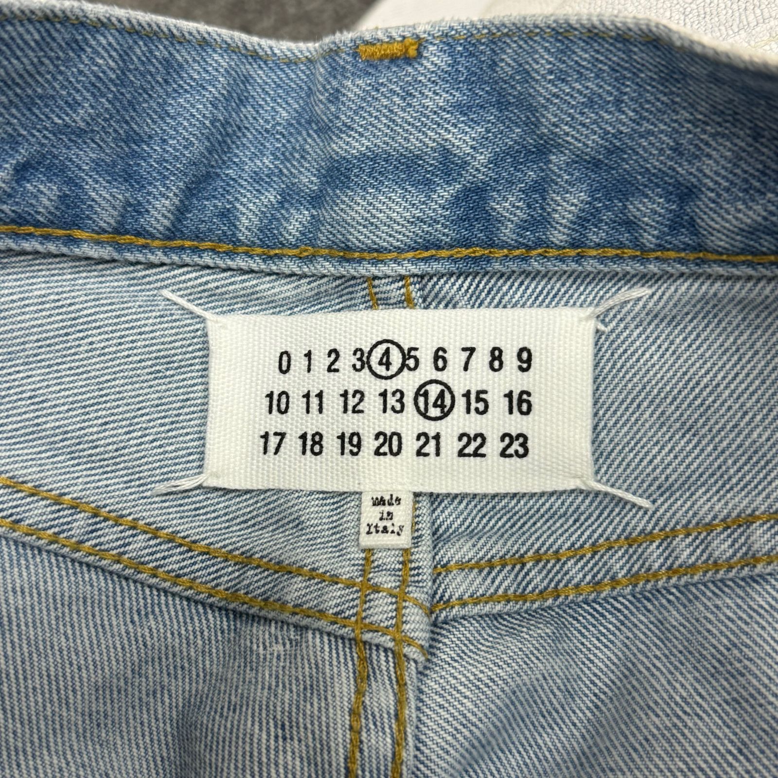 国内正規 MAISON MARGIELA 23SS ペンキ加工デニムパンツ 国内正規 MAISON MARGIELA 23SS ペンキ加工デニムパンツ