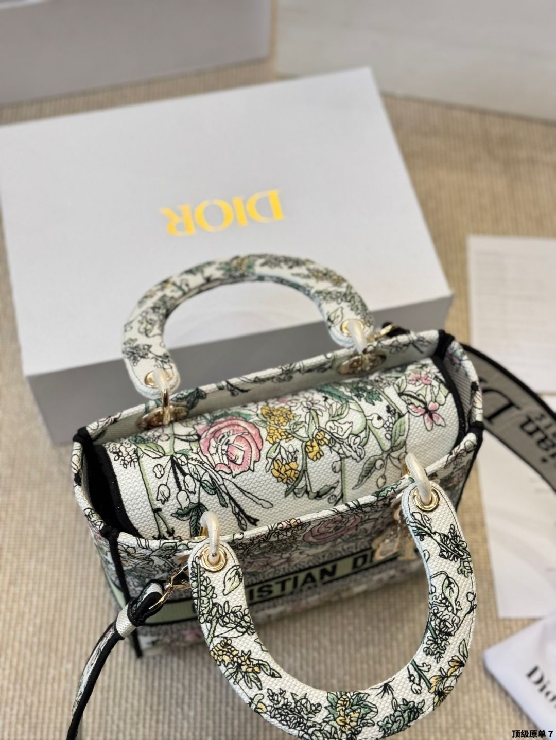 今日特価】Dior Lady D - Lite 刺繍バッグ スターモデル版（Dior