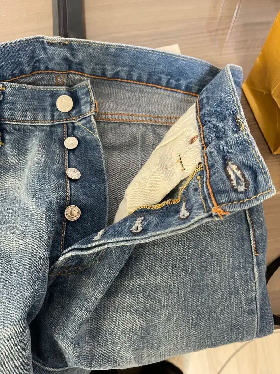 Levi s 501 W30 L34 ストレートフィット ボタンフライ
