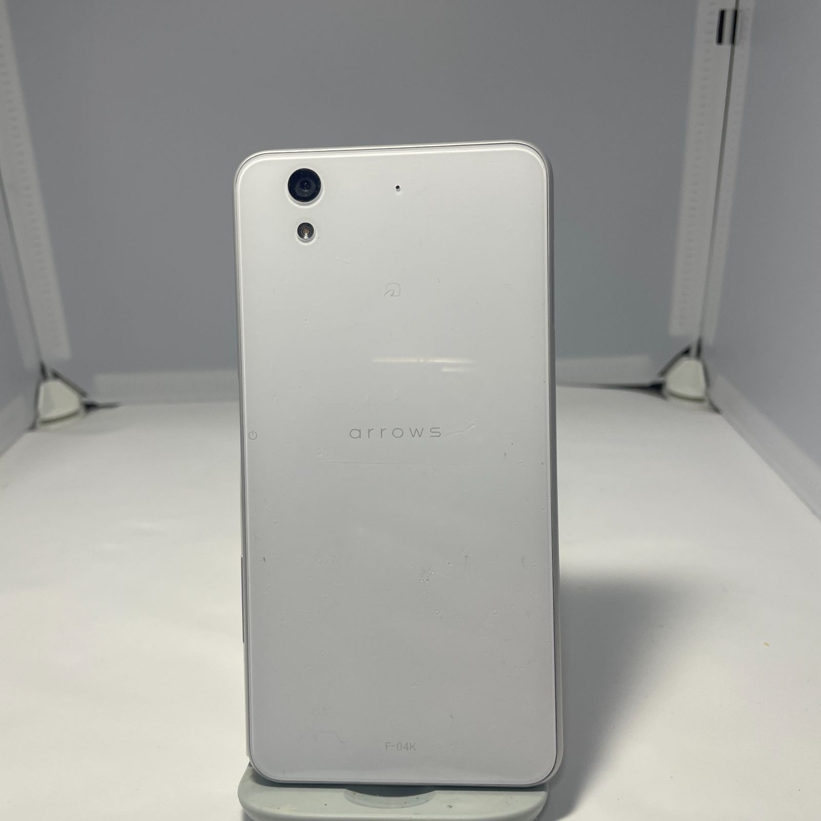 arrows Be ホワイト 32 GB docomo F-04K SIMフリー 富士通 arrows Be