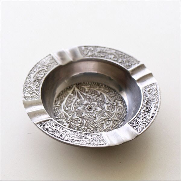 ヴィンテージ  灰皿　真鍮　雑貨　インテリア　レトロ アンティーク真鍮灰皿 - Etsy 日本