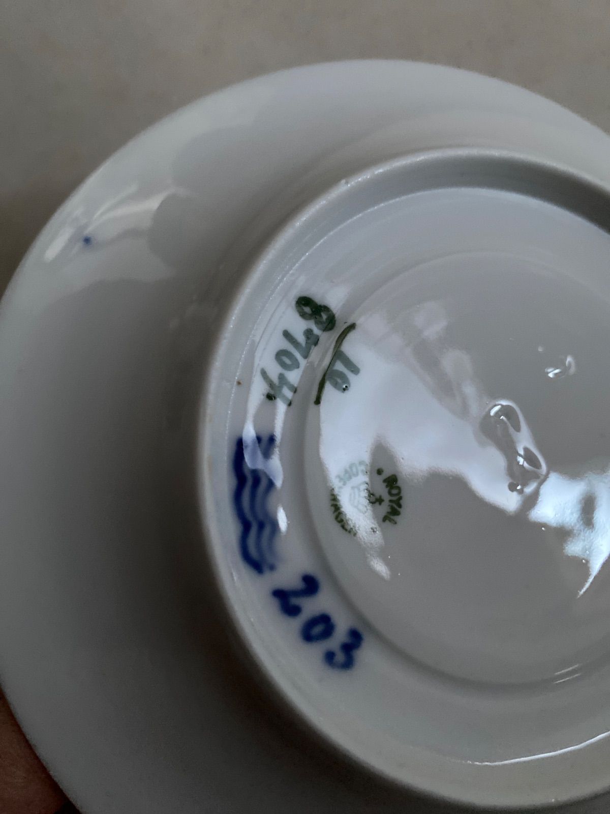 ♢中国古美術品 宜興窯賓山倣古 紫砂 紫泥 鋲打ち丸形三足ミニ