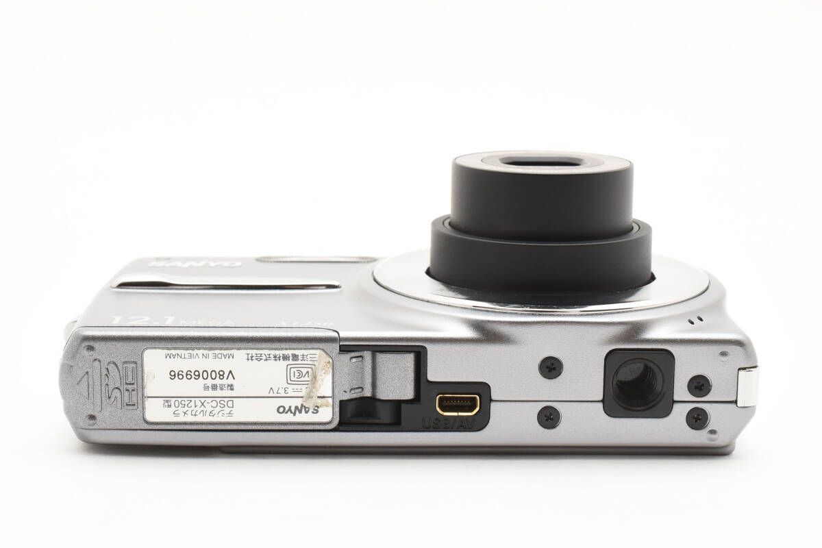 【美品】SANYO DSC-X1250　ダークシルバー SANYO DSC-X1250型 ダークシルバー 1210万画素 動確済 美品