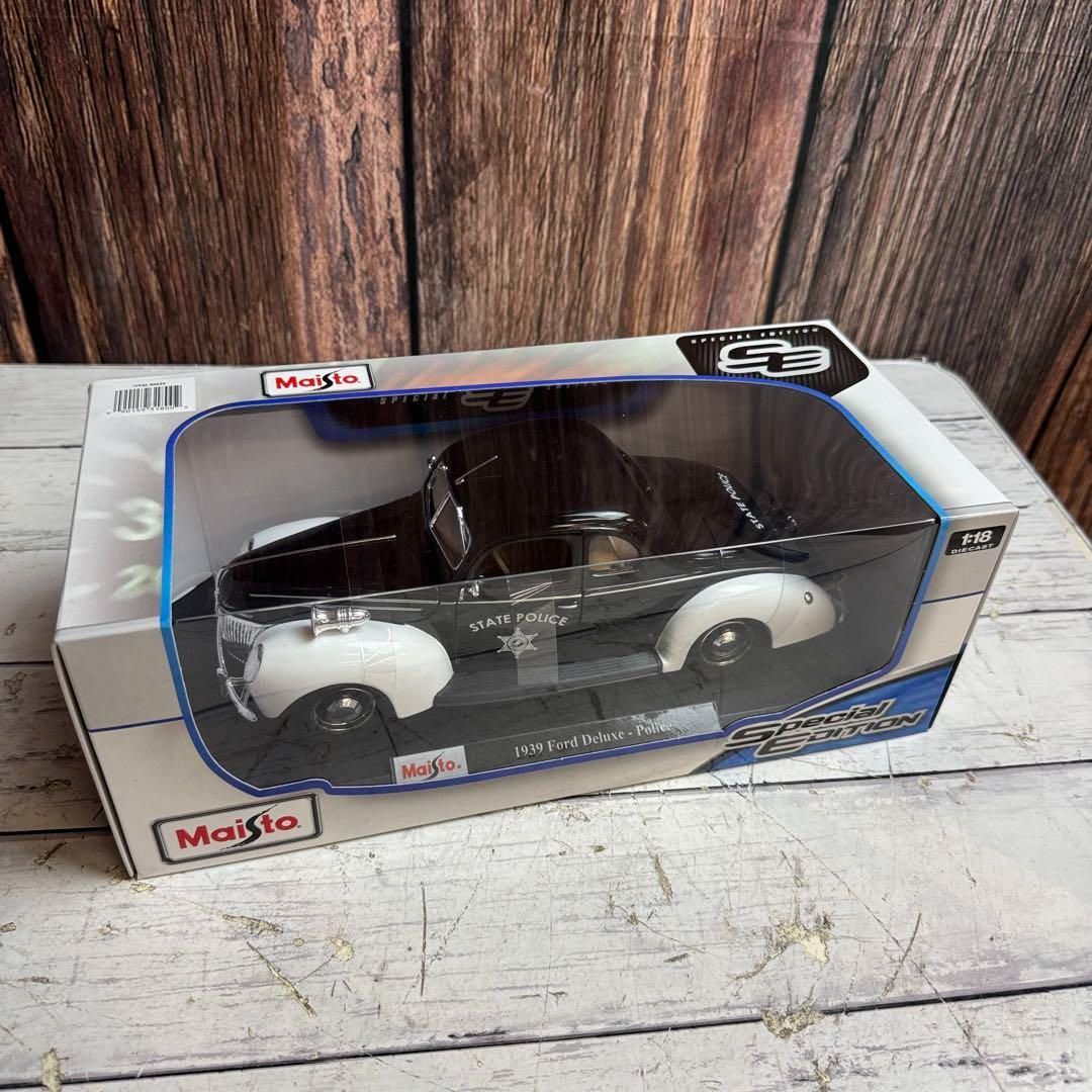 Maist 1939 Ford Deluxe Police 2台セット 警察車両 Maist 1939 Ford Deluxe Police 2台セット 警察車両 - メルカリ