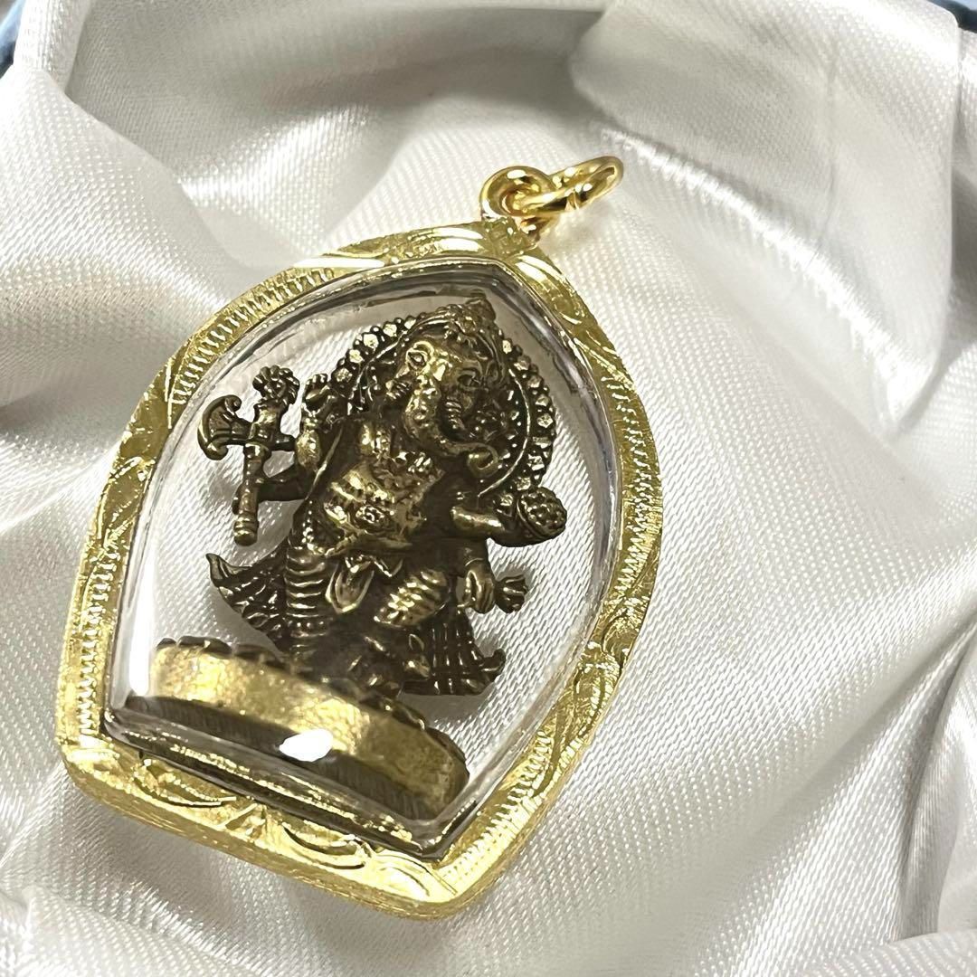 プラクルアン ゴールド ガネーシャ タイのお守り金運 開運 御守 呪物 金 象 ガネーシア GOLD 金 神様 ゴールド チャーム お守り タイ ペンダント タイ雑貨 アクセサリー ストラップ