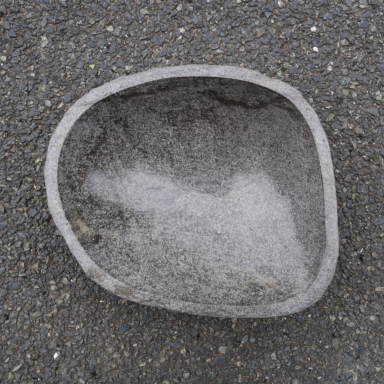 42X37 つくばい