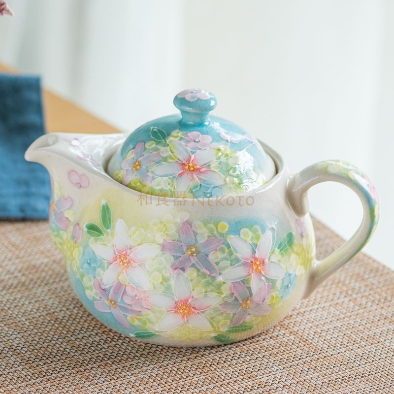 【新品未使用】　工房「ゆずりは」　紅彩京花　パスタ皿瀬戸焼 24mプレゼント 新品未使用】 工房「ゆずりは」 紅彩京花 パスタ皿瀬戸焼 24m