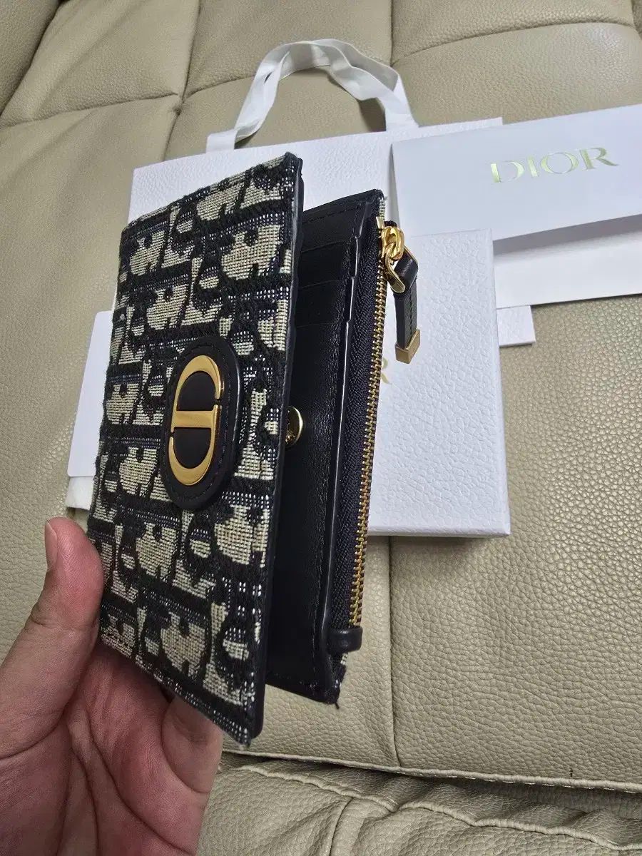 Dior ディオール モンテーニュ ダリア 財布 売るつもりです