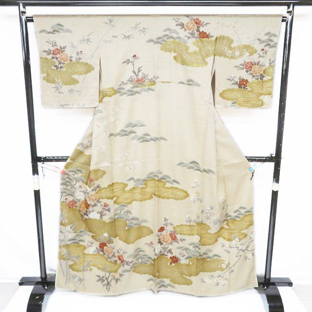 金駒刺繡 正絹 着物“松竹梅や宝尽くしの雲間から顔を出す時代”訪問着 O-27 金駒刺繡 正絹 着物“松竹梅や宝尽くしの雲間から顔を出す時代