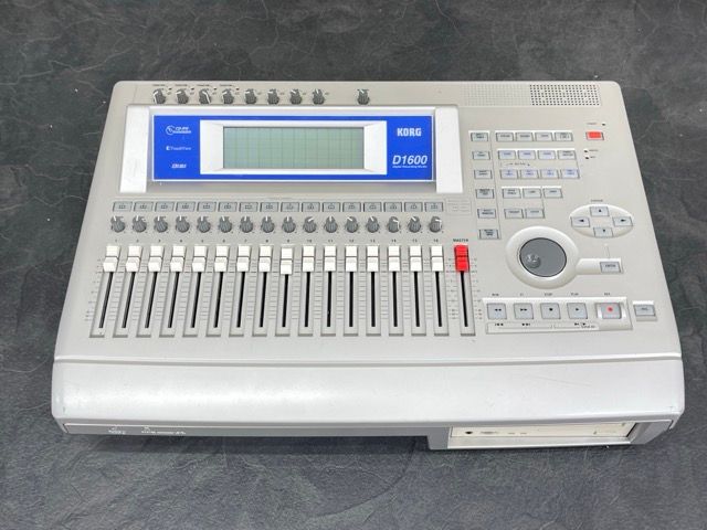 KORG D1600 デジタルレコーディングスタジオ 【中古】楽器機材 通電OK