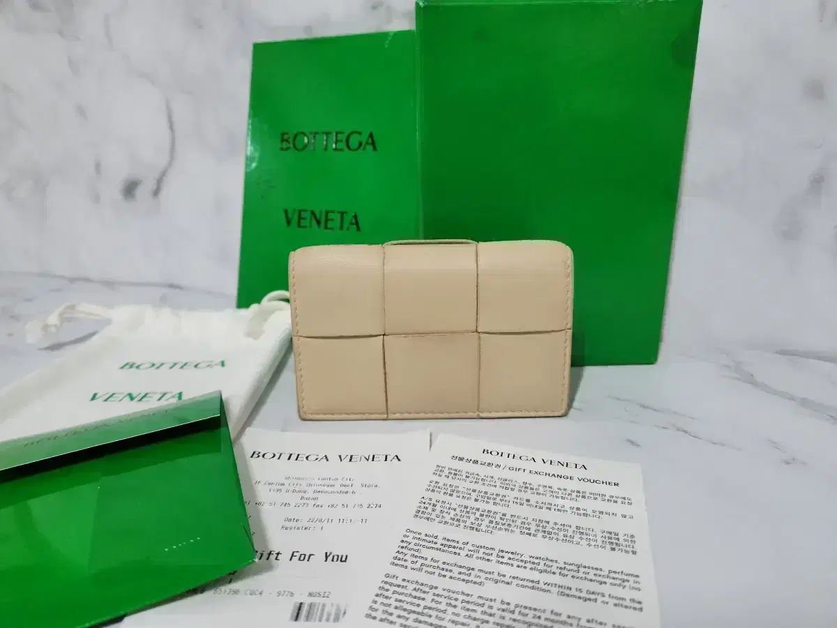 【雷市場（ポンジャン）商品韓国直送】 Bottega Veneta(ボッテガヴェネタ) カセット カードウォレット